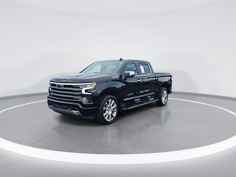 Used 2024 Chevrolet Silverado 1500 High Country w/ High Country Premium Package AWD/4WD image 4