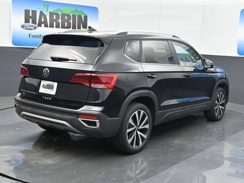 Used 2022 Volkswagen Taos SE FWD image 5