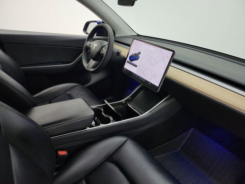 Used 2020 Tesla Model Y Long Range image 17