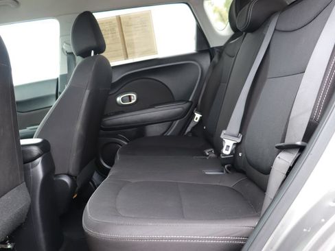Used 2018 Kia Soul FWD image 13