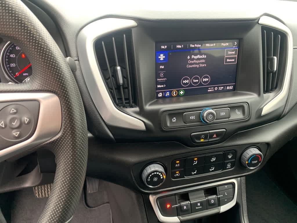 Used 2024 GMC Terrain SLE FWD image 10
