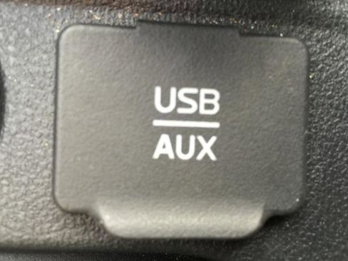 Used 2015 Nissan Versa Note SV image 29