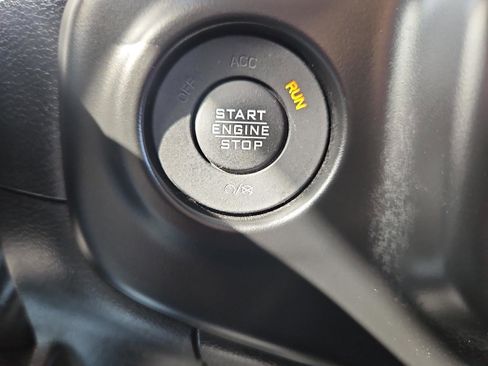 Used 2022 Jeep Wrangler Sport image 27