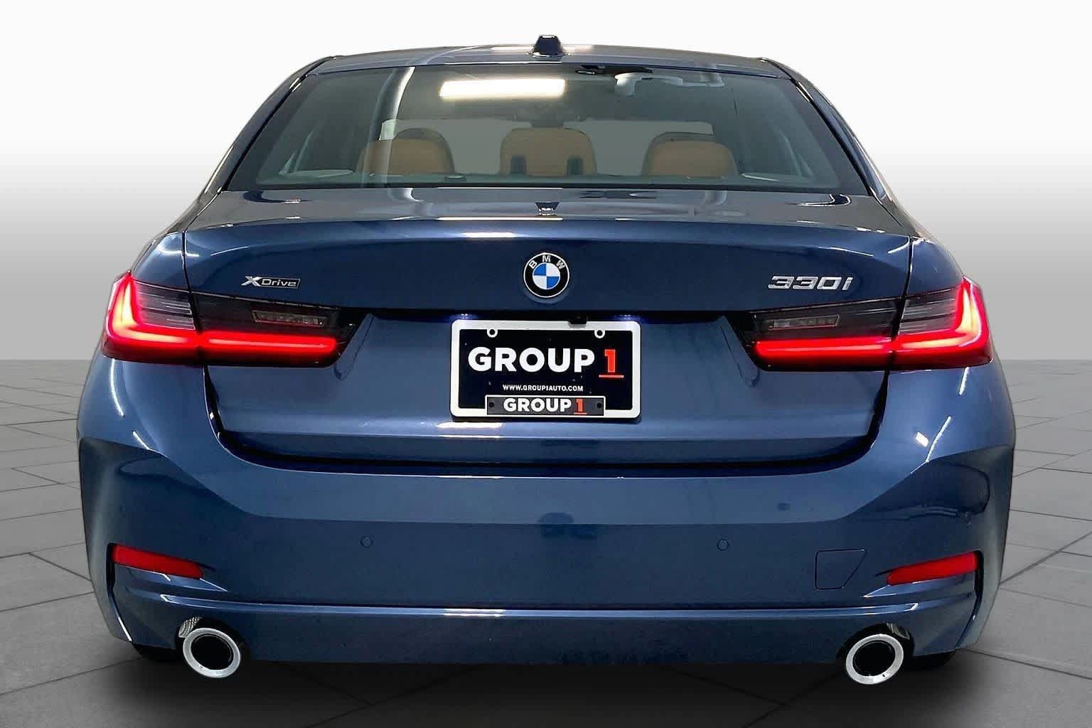 New 2026 BMW 330i xDrive Sedan w/ Premium Package AWD/4WD image 4