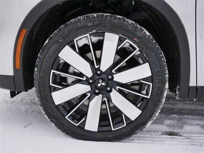 New 2025 Mitsubishi Outlander SE