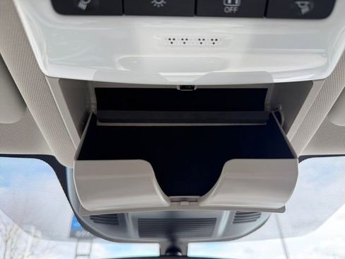 Used 2021 Nissan Rogue SV image 28