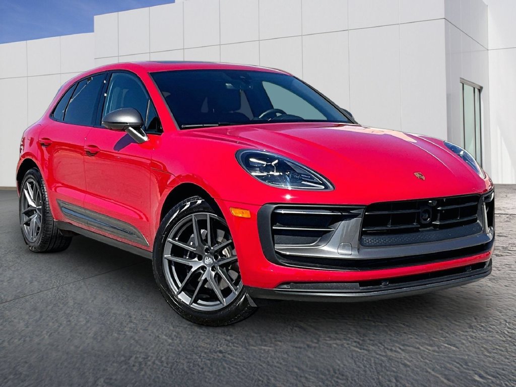 Certified 2026 Porsche Macan AWD/4WD image 9