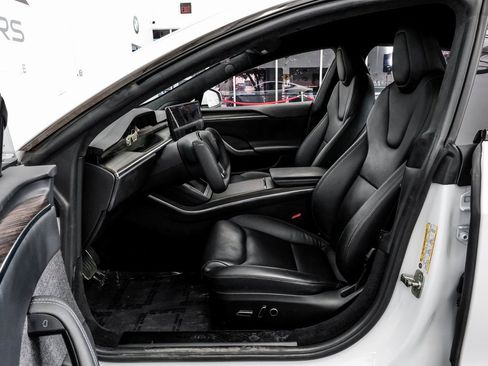 Used 2023 Tesla Model S Base image 4