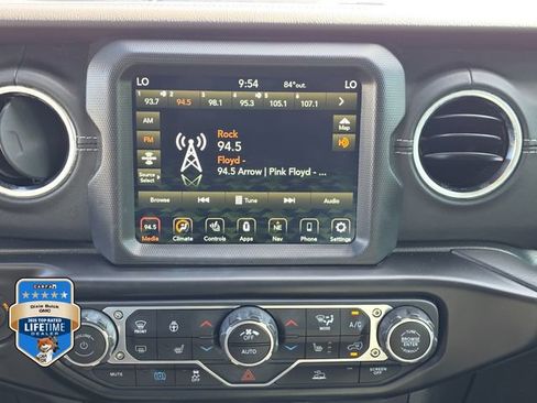 Used 2021 Jeep Wrangler Unlimited Sahara w/ Cold Weather Group AWD/4WD image 25