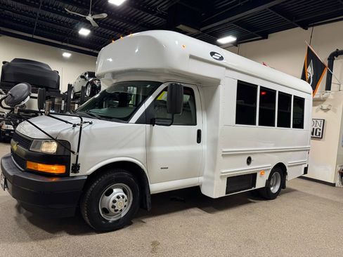 Used 2019 Chevrolet Express 3500 w/ School Bus Package image 18