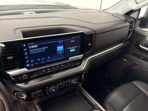 Used 2025 Chevrolet Silverado 2500 LTZ w/ LTZ Premium Package image 34