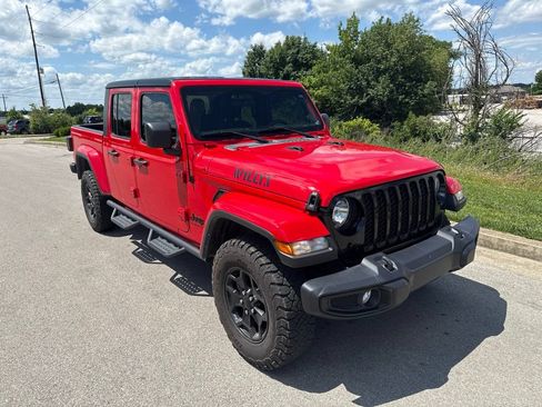 Used 2022 Jeep Gladiator Sport AWD/4WD image 2