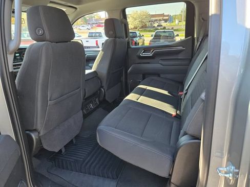 Used 2025 Chevrolet Silverado 1500 LT AWD/4WD image 11