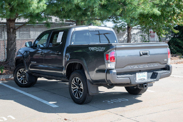 Used 2022 Toyota Tacoma TRD Sport AWD/4WD image 30