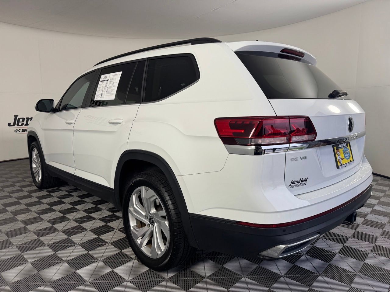 Used 2023 Volkswagen Atlas SE w/ Panoramic Sunroof Package FWD image 8
