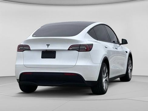 Used 2022 Tesla Model Y Long Range AWD/4WD image 31