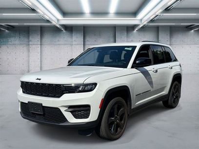 Used 2023 Jeep Grand Cherokee Altitude