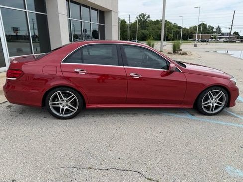 Used 2015 Mercedes-Benz E 400 Sedan image 2