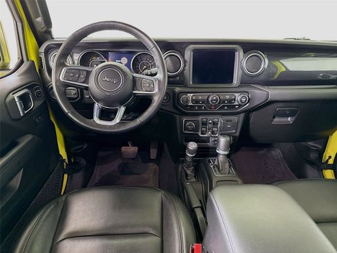 Used 2023 Jeep Wrangler Unlimited Sahara AWD/4WD image 2
