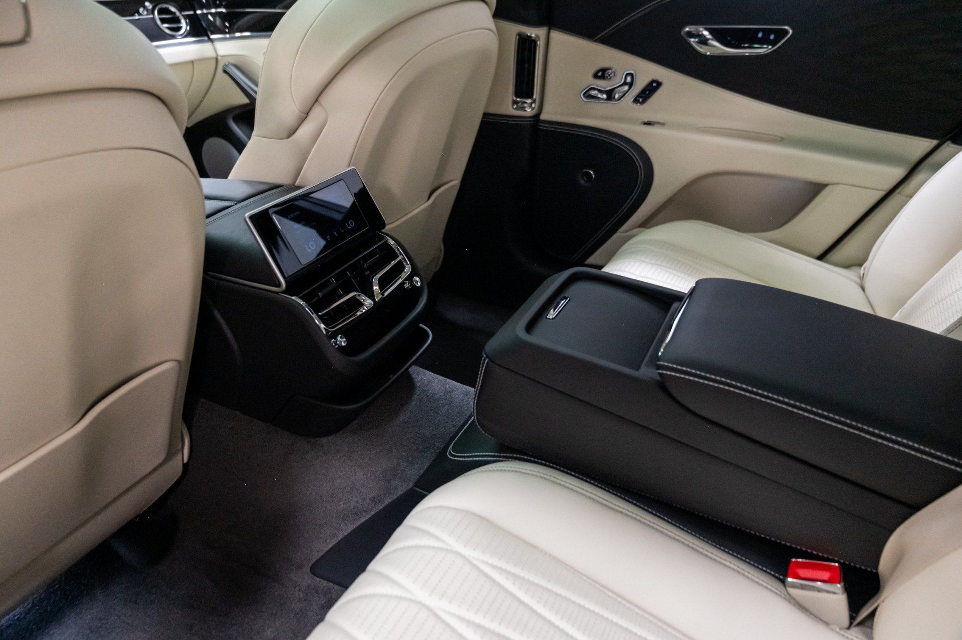Used 2021 Bentley Flying Spur W12 AWD/4WD image 44
