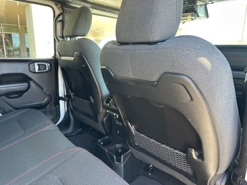 Certified 2025 Jeep Wrangler Unlimited Rubicon image 39