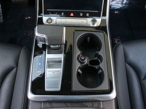 Used 2021 Audi Q8 Prestige image 36