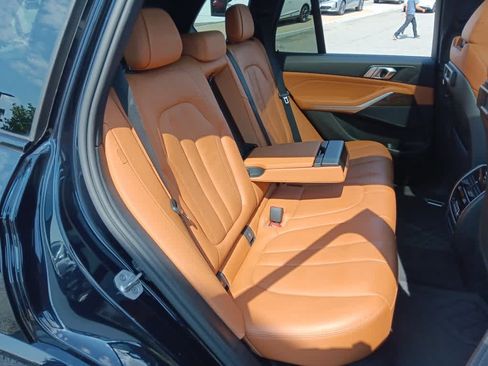 Used 2021 BMW X5 xDrive40i w/ M Sport Package AWD/4WD image 17