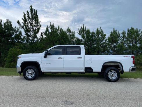 Used 2023 Chevrolet Silverado 2500 W/T w/ WT Convenience Package AWD/4WD image 4