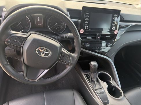 Used 2023 Toyota Camry SE image 11