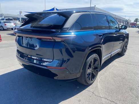 Used 2024 Jeep Wagoneer Launch Edition image 7