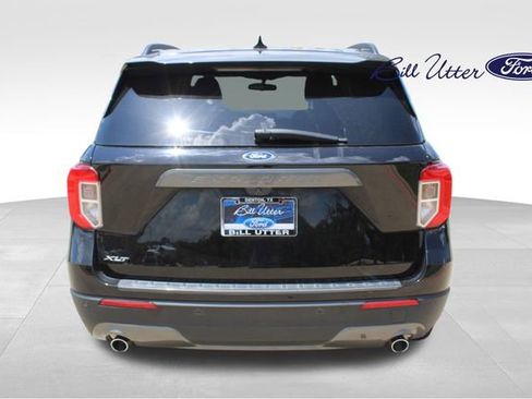 Used 2023 Ford Explorer XLT w/ Equipment Group 202A RWD image 6