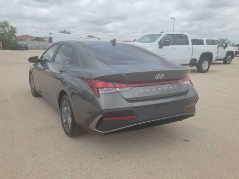 Used 2024 Hyundai Elantra SEL FWD image 6