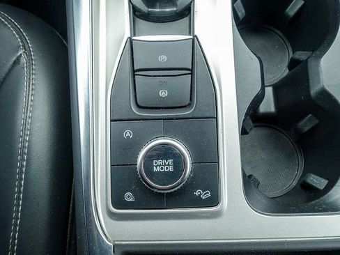 Used 2023 Ford Explorer XLT w/ Equipment Group 202A image 27