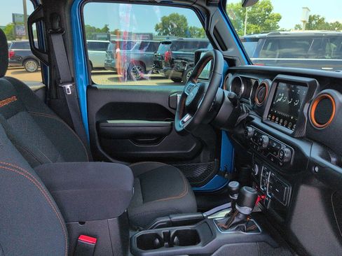 Used 2023 Jeep Gladiator Mojave w/ Trailer Tow Package AWD/4WD image 10
