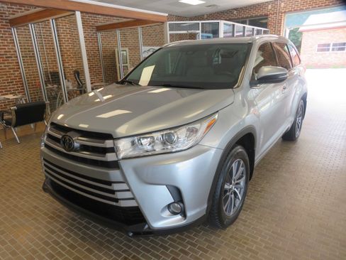Used 2018 Toyota Highlander XLE AWD/4WD image 83