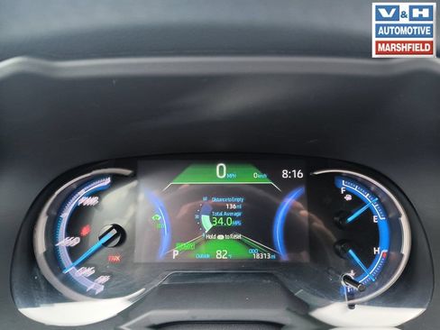 Used 2025 Toyota RAV4 LE AWD/4WD image 4