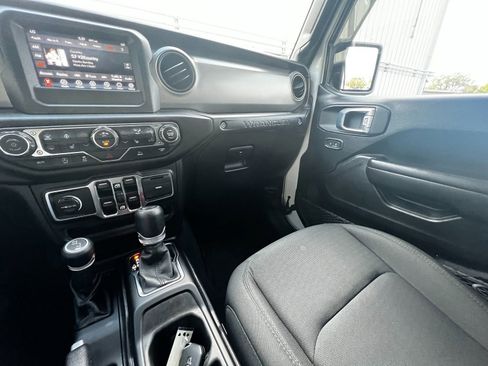 Used 2021 Jeep Wrangler Unlimited Sport image 23