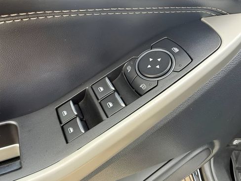 Used 2021 Ford Explorer XLT w/ Equipment Group 202A AWD/4WD image 28
