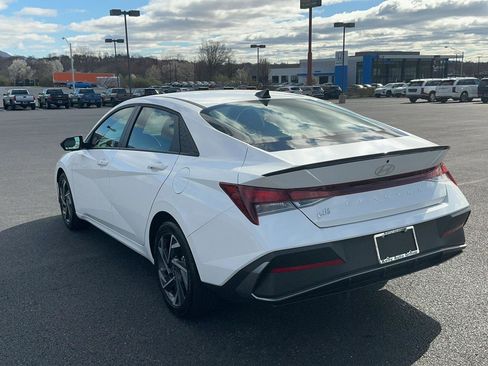 Certified 2025 Hyundai Elantra Sport image 10