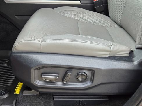 Used 2025 Toyota Sequoia Limited w/ Tow Technology Package AWD/4WD image 13