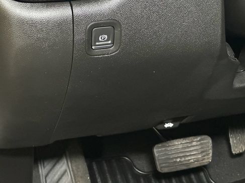 Used 2021 GMC Sierra 1500 Elevation AWD/4WD image 22