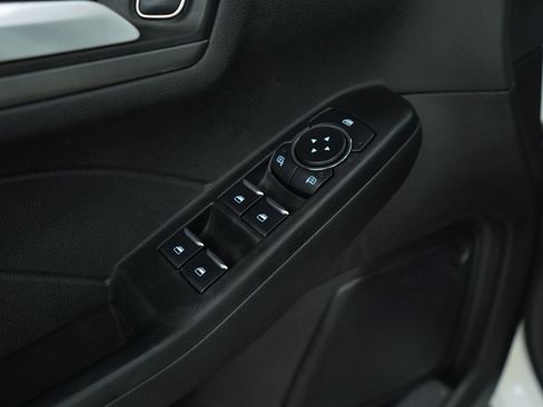 Used 2023 Ford Escape SE w/ Class II Trailer Tow Package image 22