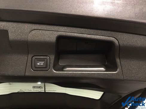 Used 2018 GMC Acadia SLE w/ LPO, Floor Liner Package image 10