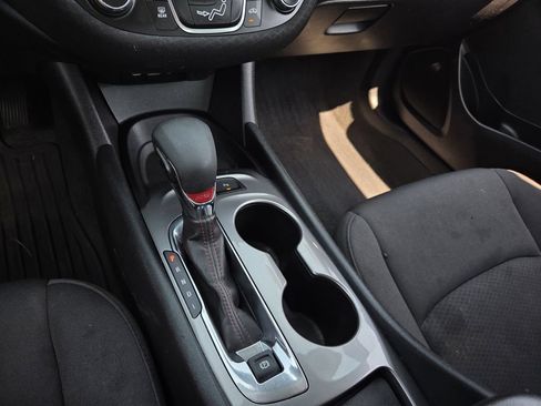 Used 2025 Chevrolet Malibu RS FWD image 13