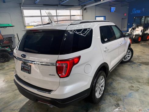 Used 2018 Ford Explorer XLT w/ Equipment Group 202A image 2
