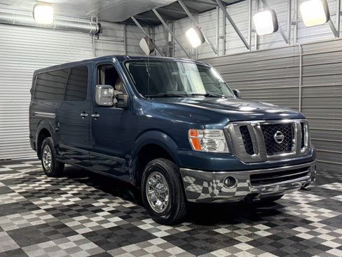 Used 2019 Nissan NV 3500 SL image 4