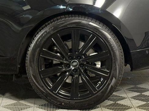 New 2025 Land Rover Range Rover SE image 13