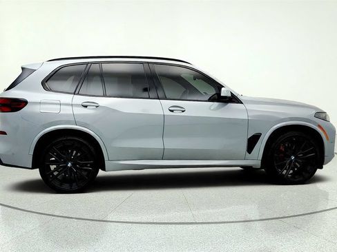 Used 2024 BMW X5 xDrive40i w/ Executive Package AWD/4WD image 4