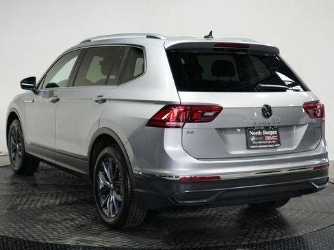 Used 2023 Volkswagen Tiguan SE w/ Panoramic Sunroof Package AWD/4WD image 6