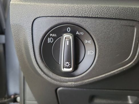 Used 2018 Volkswagen Atlas SE AWD/4WD image 33